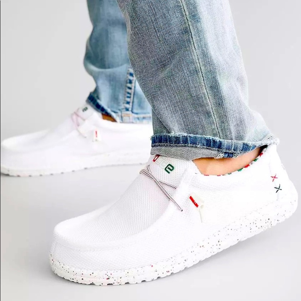 Hey Dude Wally Sox Viva Women size9.5 Men Size 7 NEW! Buckle Exclusive